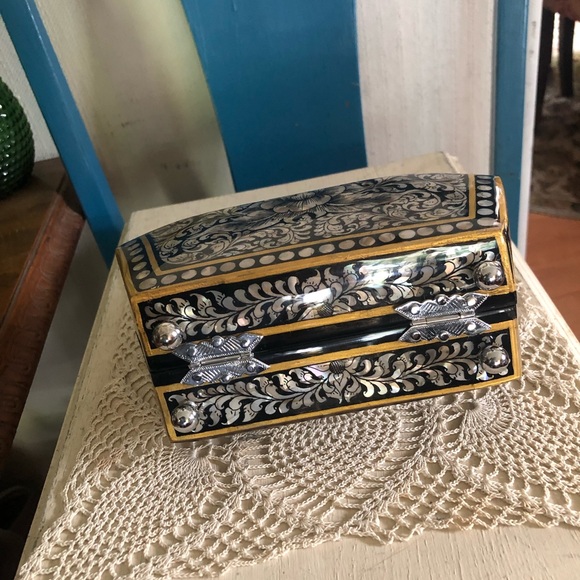 Vintage Mother-of-Pearl Inlay Black Lacquer Wood Handbag Price FIRM - Picture 9 of 13